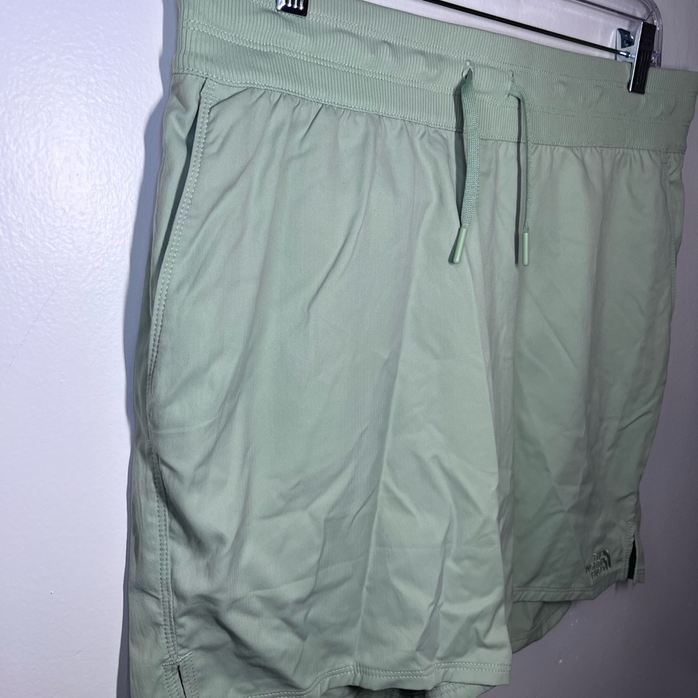 The North Face Aphrodite Bermuda Shorts Women’s Medium Long Misty Sage NWT - Picture 5 of 9